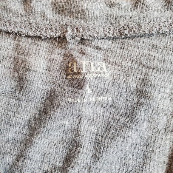 a.n.a. Pocket Tee - Picture 3 of 6